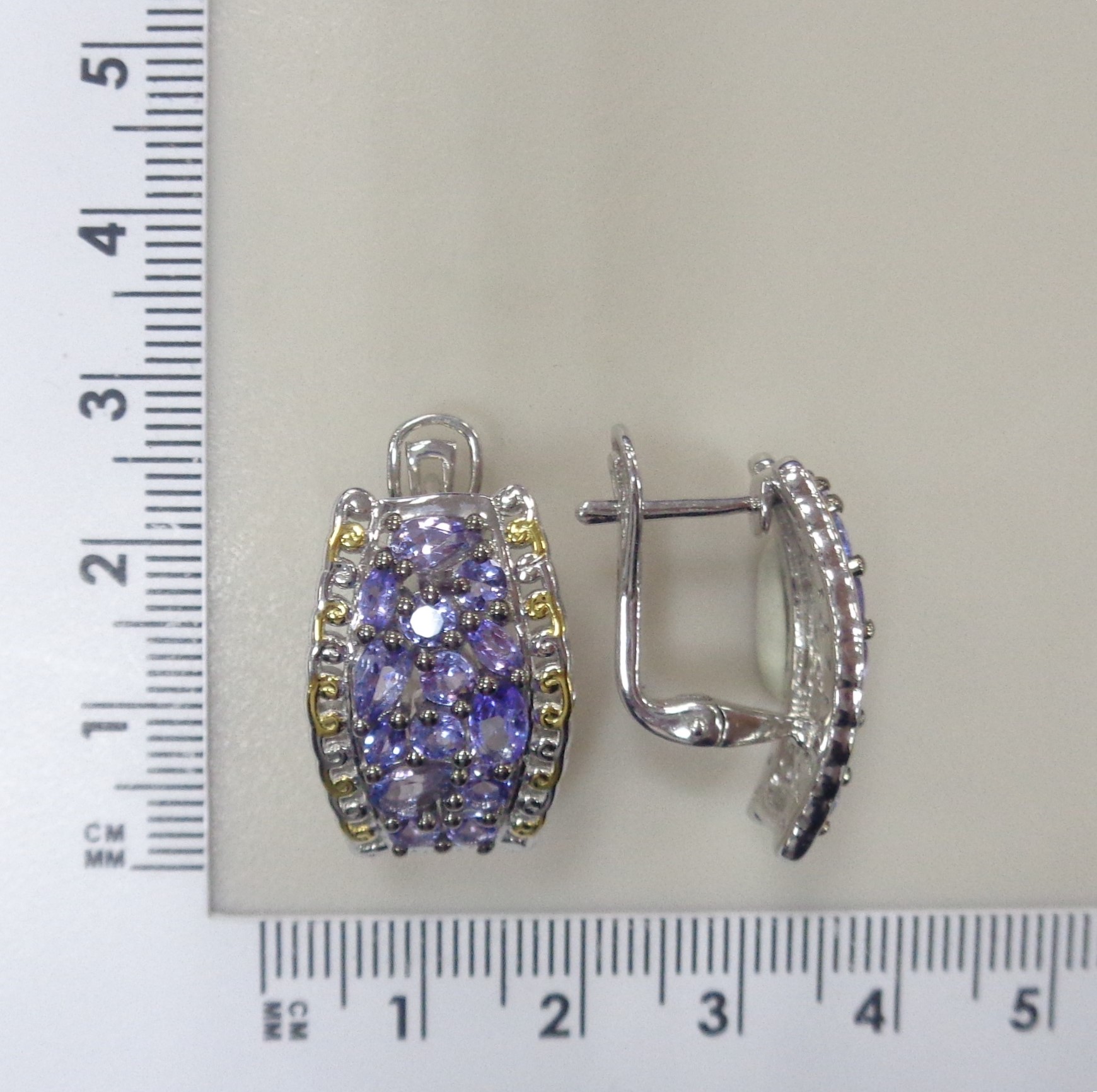 Серебряные серьги с танзанитами